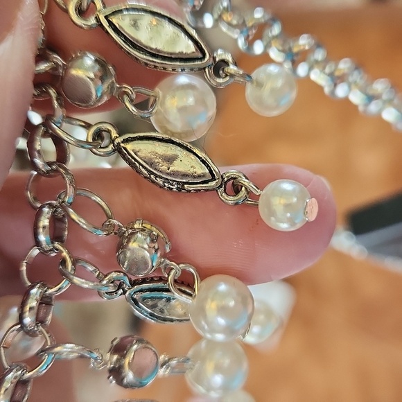 NWT Paparazzi Silver Faux Pearl Rhinestone Necklace Earring Statement Set - Picture 4 of 7